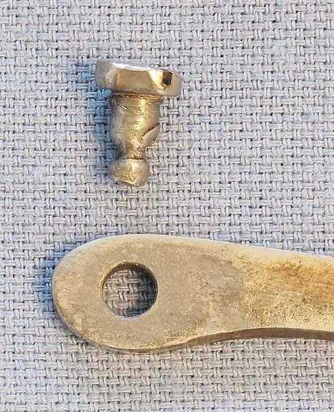 Bugelspanner triggerguard cocking link attachment screw