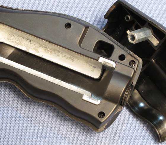Brodax revolver grip off