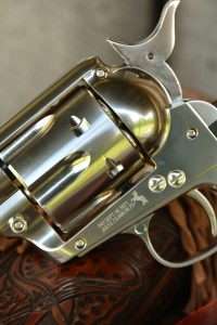 The Colt and Umarex association allows using the official Colt emblem and even stamping the original Single Action Army patent dates on the left side of the airgun frame just as they appear on the cartridge models.