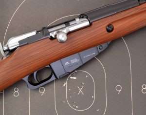 Best 10 rounds from 10 meters (33 feet) fired offhand measure 1.75 inches in the X ring.