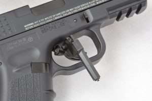 The airgun comes with a combination tool that can be used to lock the blade safety trigger thus disabling the gun from being fired, as well as used to turn the seating screw in the airgun’s CO2 magazine.