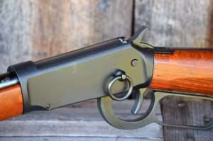 In design the back of the air rifle’s locking mechanism resembles the two vertical locking bars used on the Winchester Model 1894. The air rifle also has the crossbolt safety at the back of the receiver like late model Winchesters.