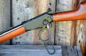 The lever action design is based on the Winchester, and the top of the air rifle’s bolt comes back just like a Model 1894 to cock the hammer on the down stroke.