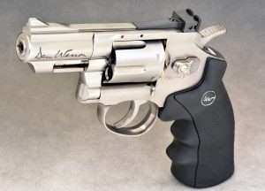 Using the same frame and grip frame as the 6-inch and 8-inch barrel length models, the 2-1/2 inch Dan Wesson does not have the shrouded barrel or vent rib, just like the original Model 715 pistols. It does bear the Dan Wesson signature on the barrel.