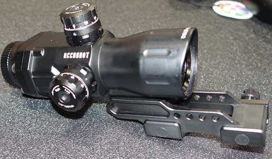 T4 Compact Prismatic scope