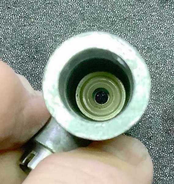 41 main seal in valve