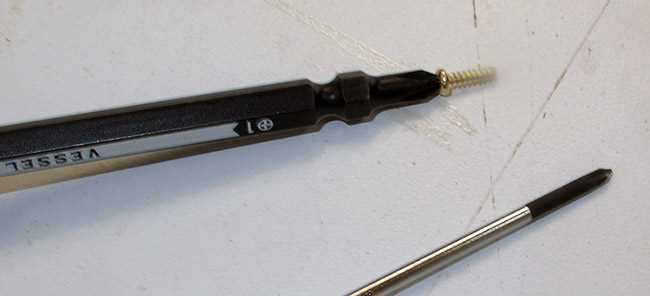 Vessel bit with screw