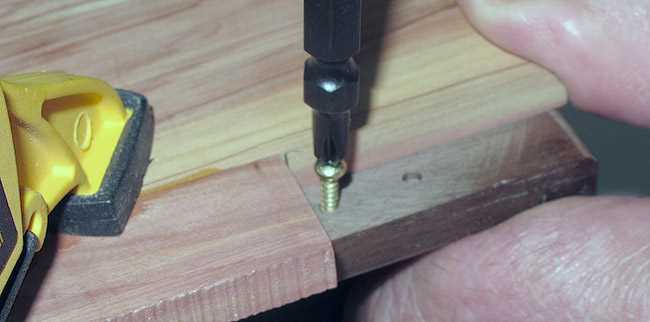 Vessel drive screw in
