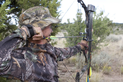 ritualizing exercises for bowhunters - bowhunter at full draw