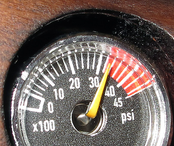 Airacuda reservoir cap gauge