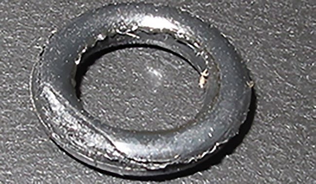 Titan breech seal