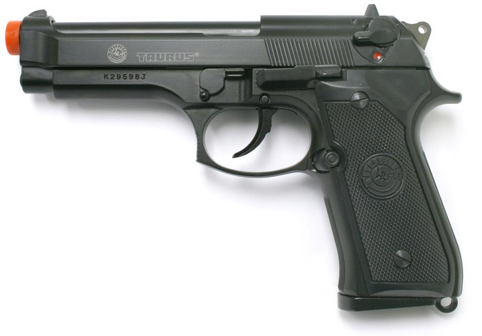Taurus PT 92, Image 2
